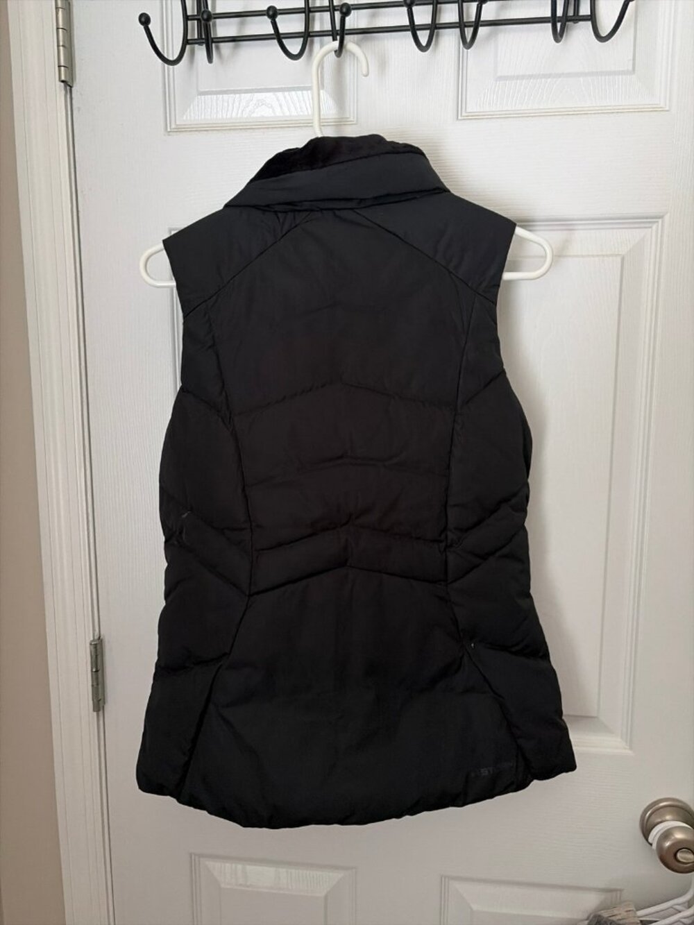 Vest - Picture 3 of 3